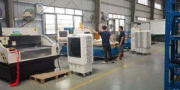 注塑車間如何降溫安裝工業(yè)環(huán)保空調比大風扇還省電，你知道嗎！